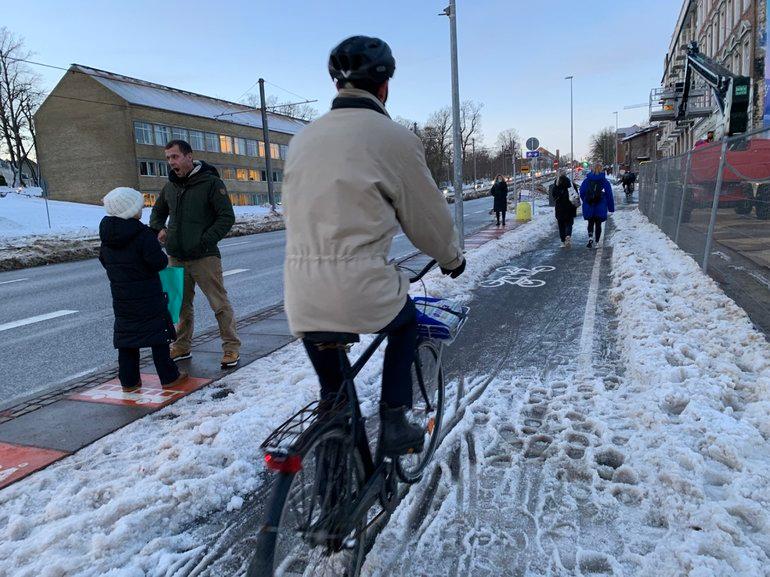 S i Aalborg: Snerydning på cykelstier skal prioriteres højere